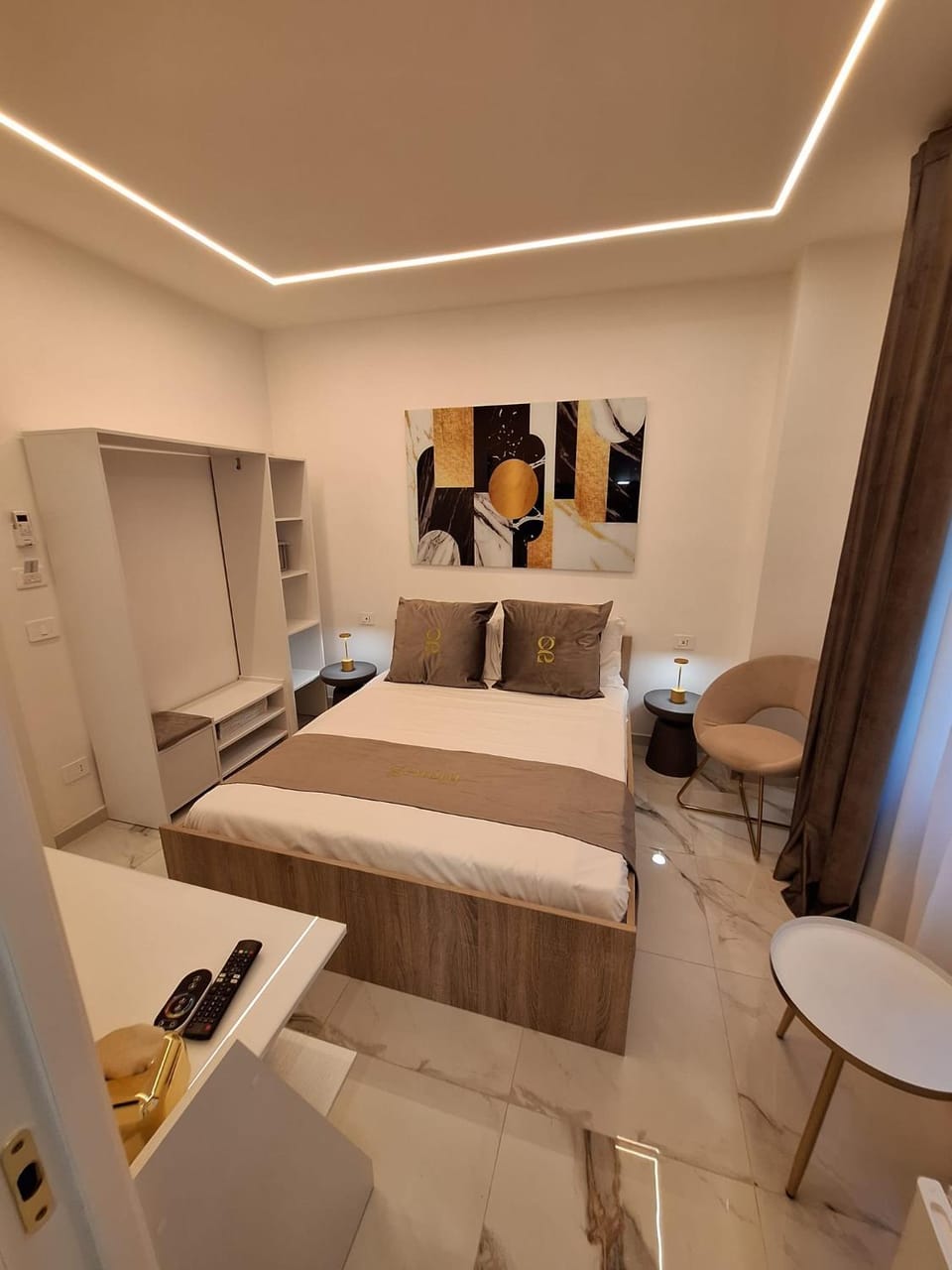 Photo of the whole room