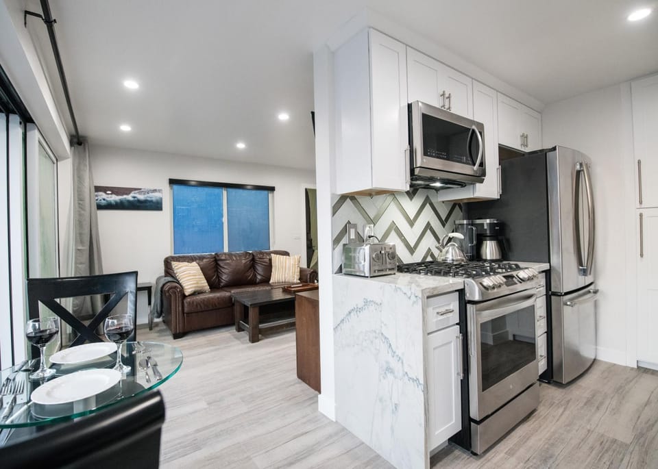 Upper West Newport House in Balboa Peninsula