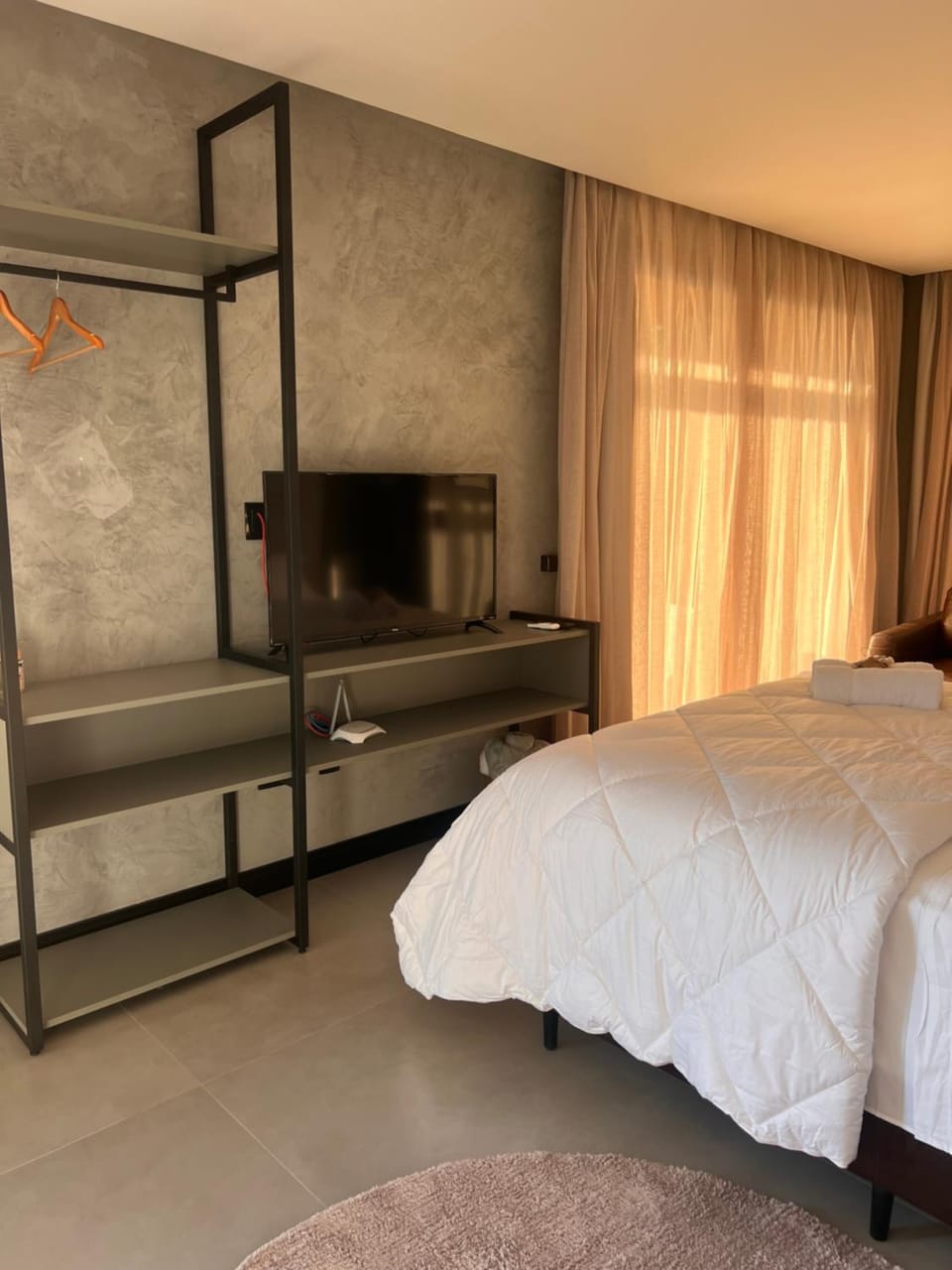 Bed, TV and multimedia, Bedroom