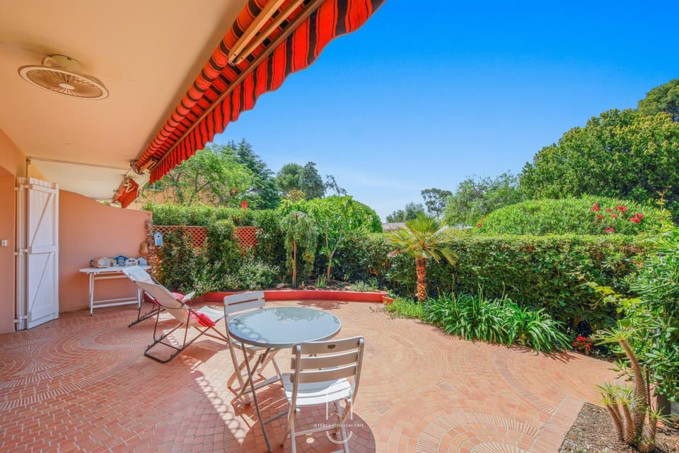 Property building, Patio
