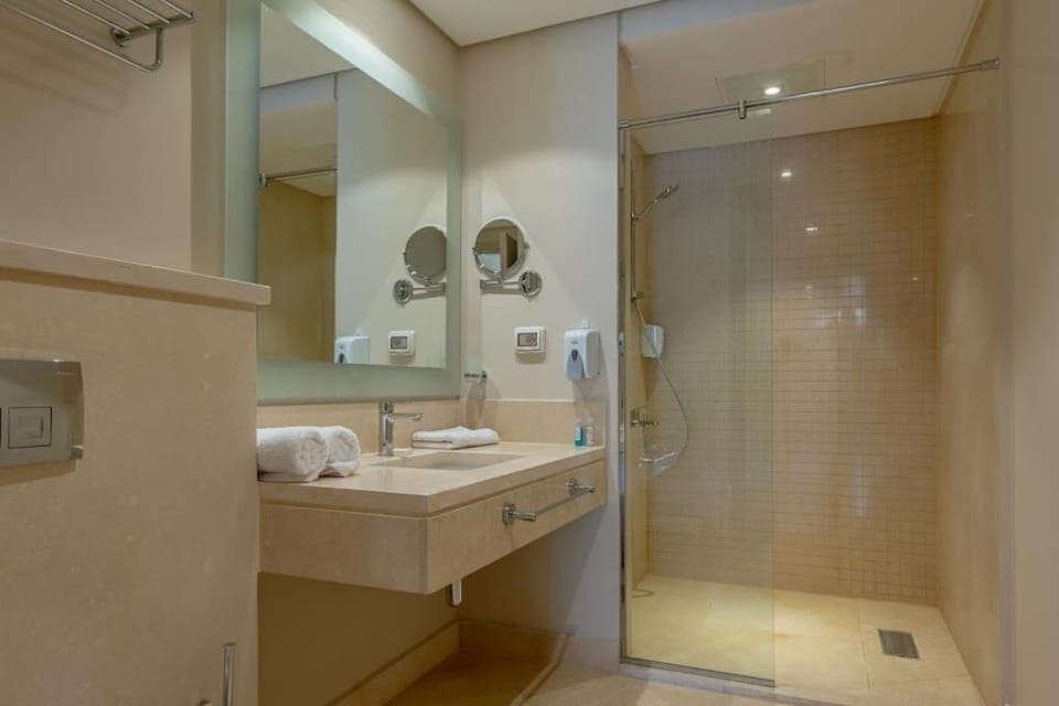 Stylish Gouna Escape 2BR Mangroovy Beach Pool Access Apartment in Hurghada