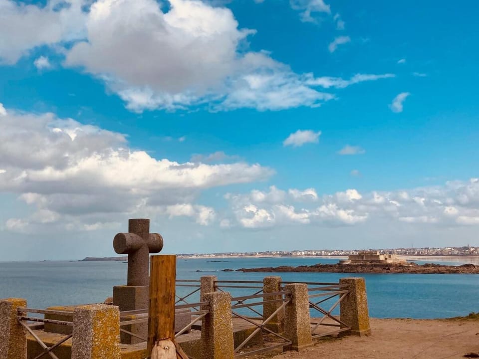 Nearby landmark, Natural landscape, Sea view