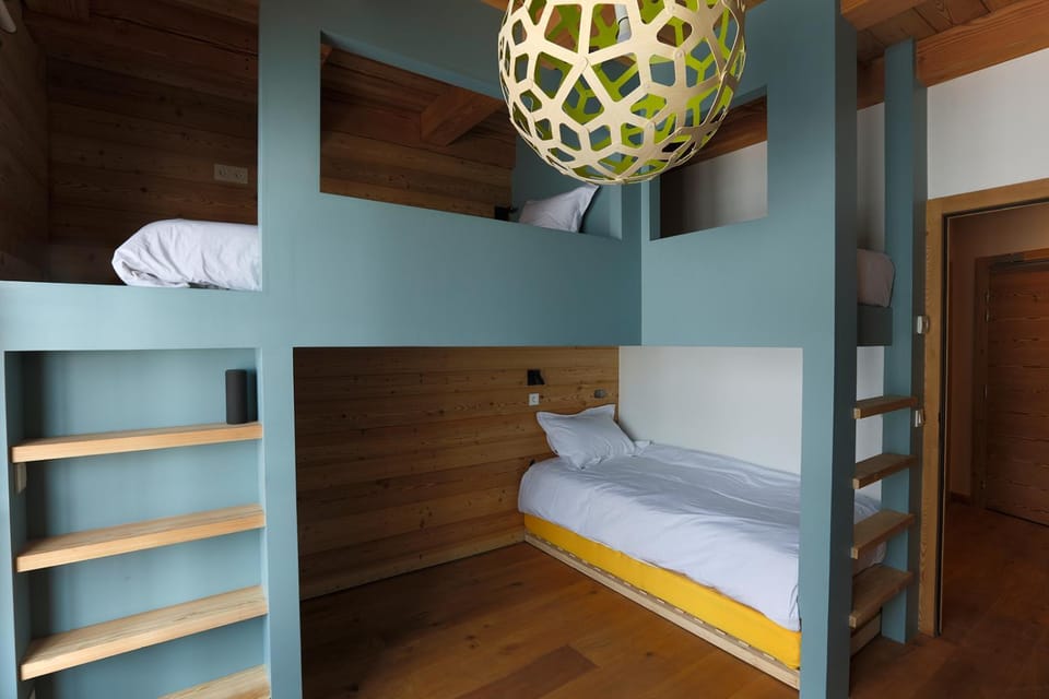 Photo of the whole room, Bedroom, bunk bed