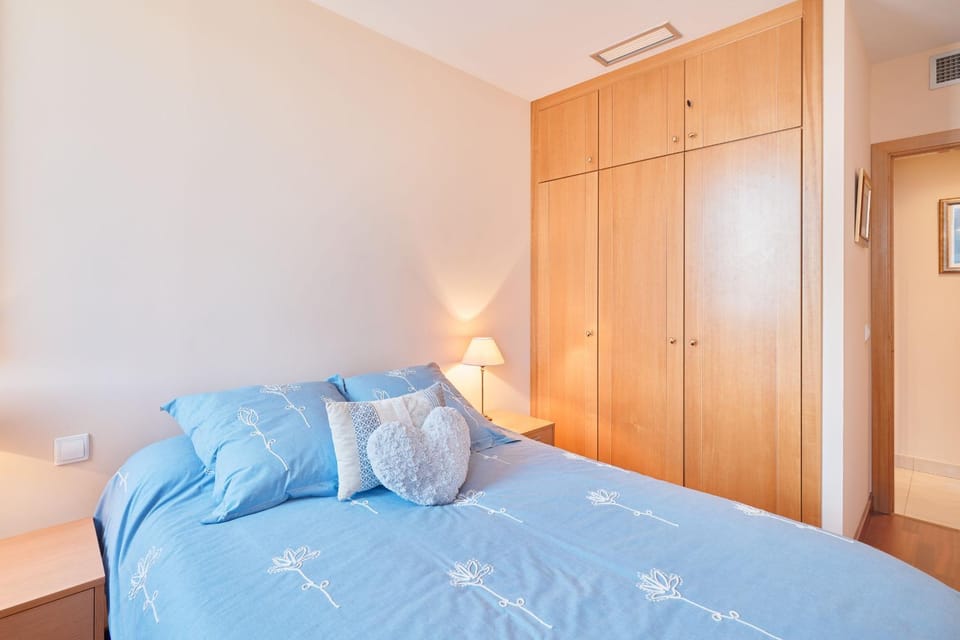Bedroom, wardrobe