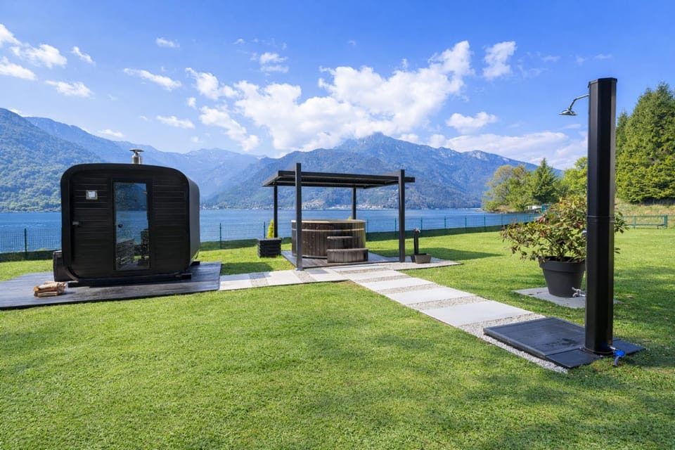 Shower, Nearby landmark, Spring, Day, Natural landscape, Garden, Sauna, Garden view, Lake view, Mountain view, Open Air Bath