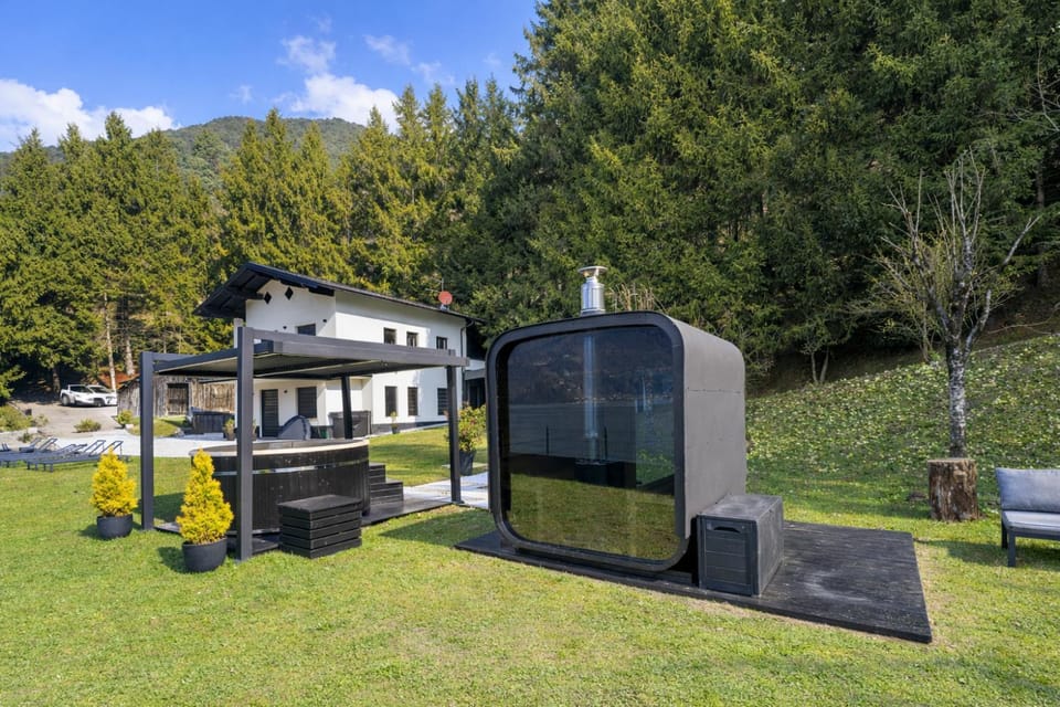 Shower, Property building, Day, Garden, Sauna, Mountain view, Open Air Bath