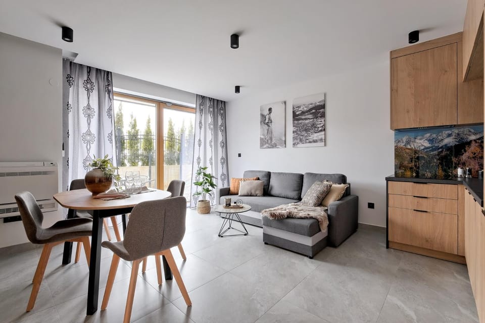 Kitchen or kitchenette, Living room, Seating area, Dining area