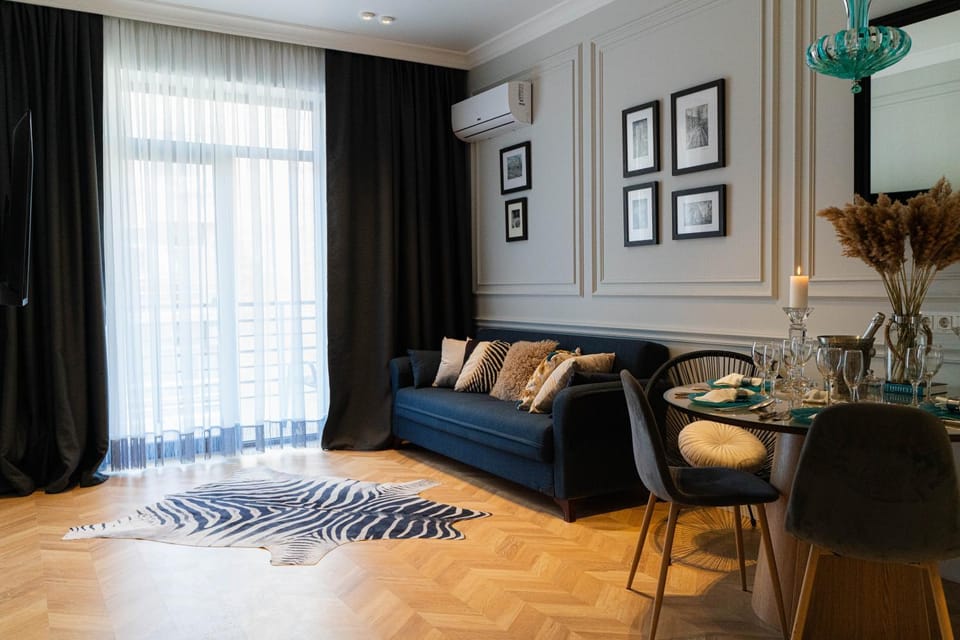 Living room, Seating area
