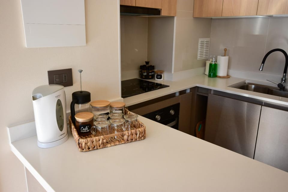 Coffee/tea facilities, toaster