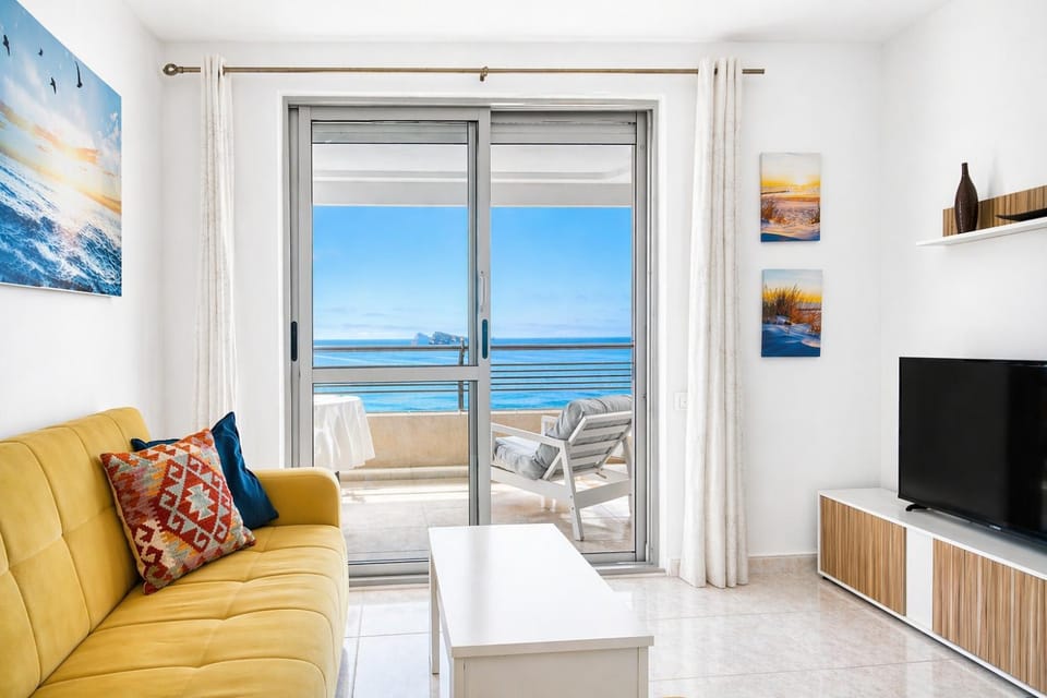 TV and multimedia, Living room, Seating area, Sea view