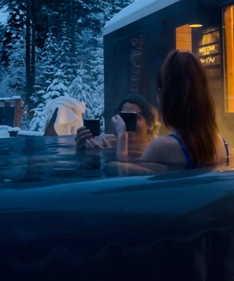 Patio, Activities, Hot Tub