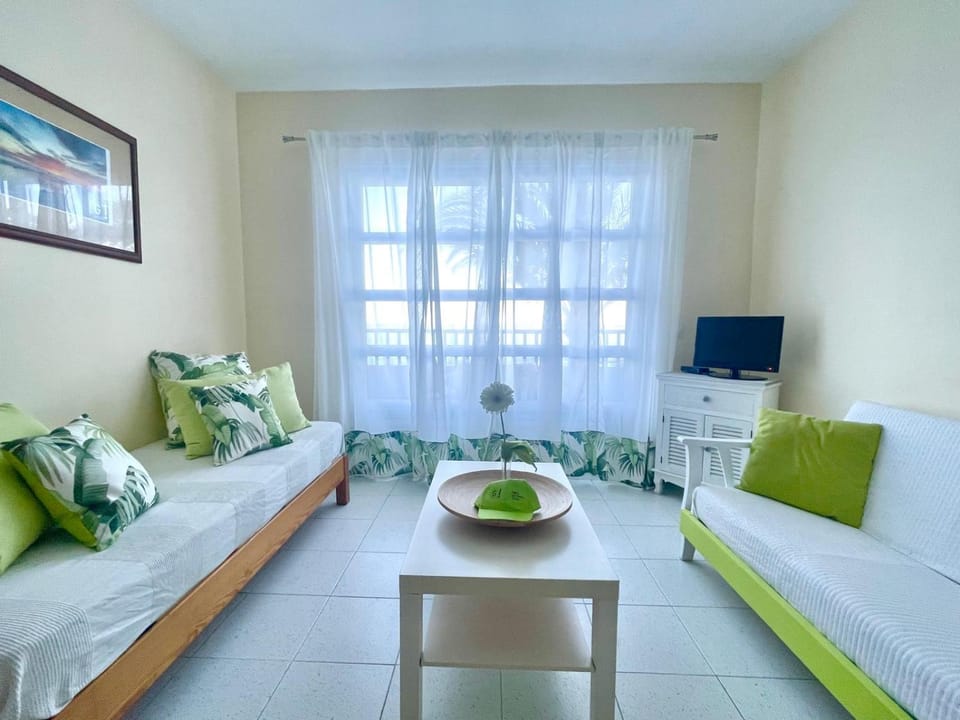 Communal lounge/ TV room, TV and multimedia, Living room