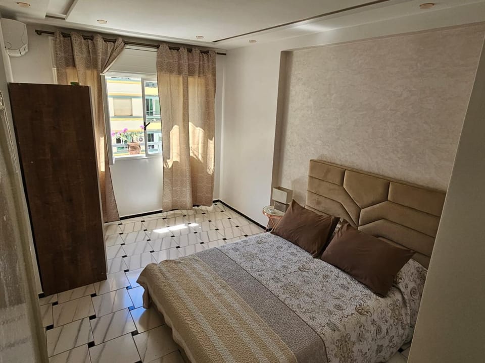 Élégant Appartement au Cœur de Tanger Apartment in Tangier