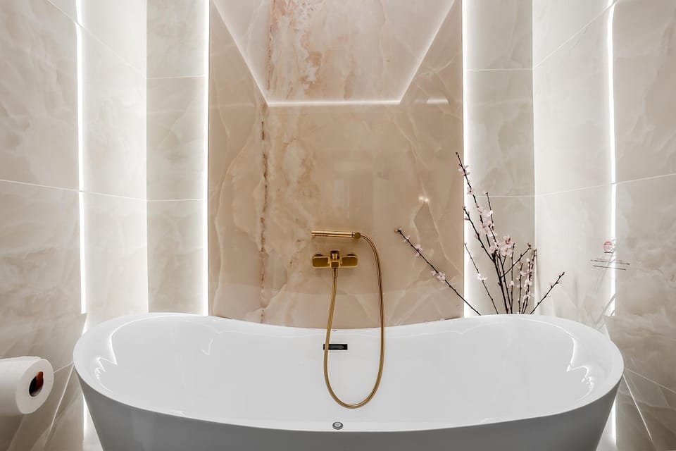 Hot Tub, Bathroom