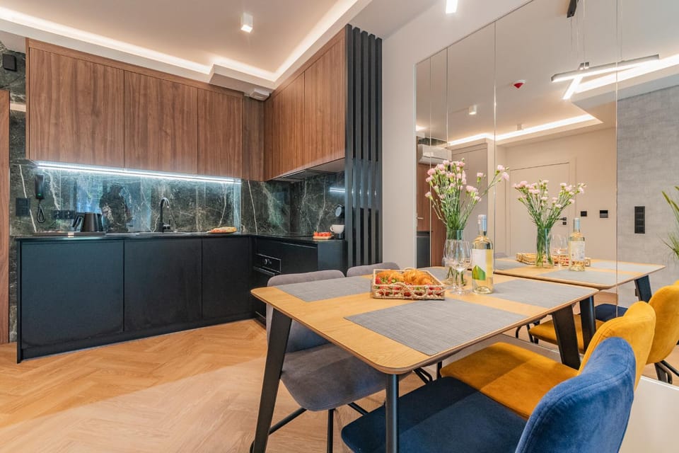 Kitchen or kitchenette, Living room, Seating area