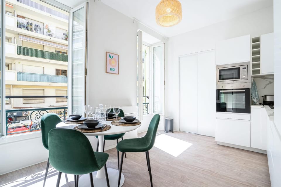 06BZ - Modern apartment in the heart of the port Apartment in Nice