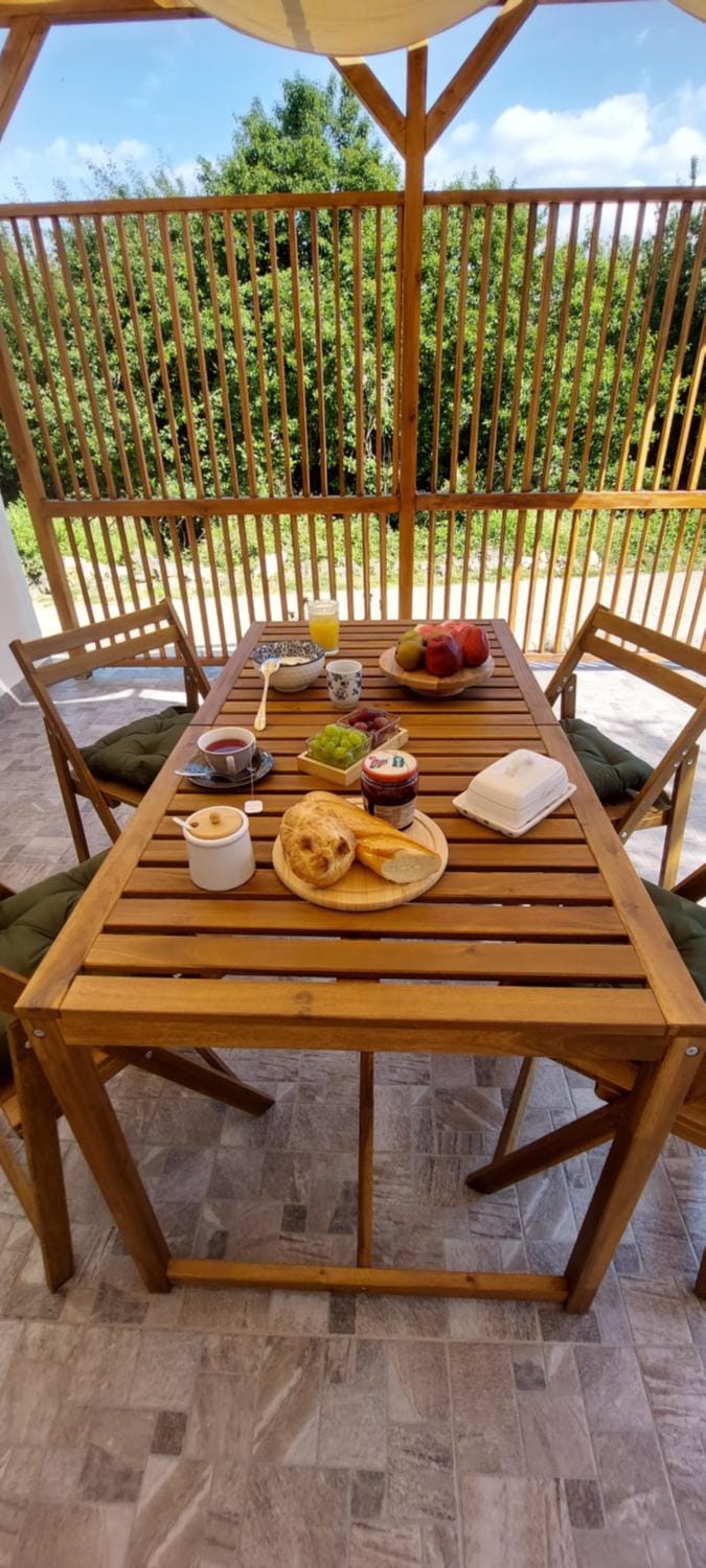 Day, Balcony/Terrace, Food and drinks, Seating area