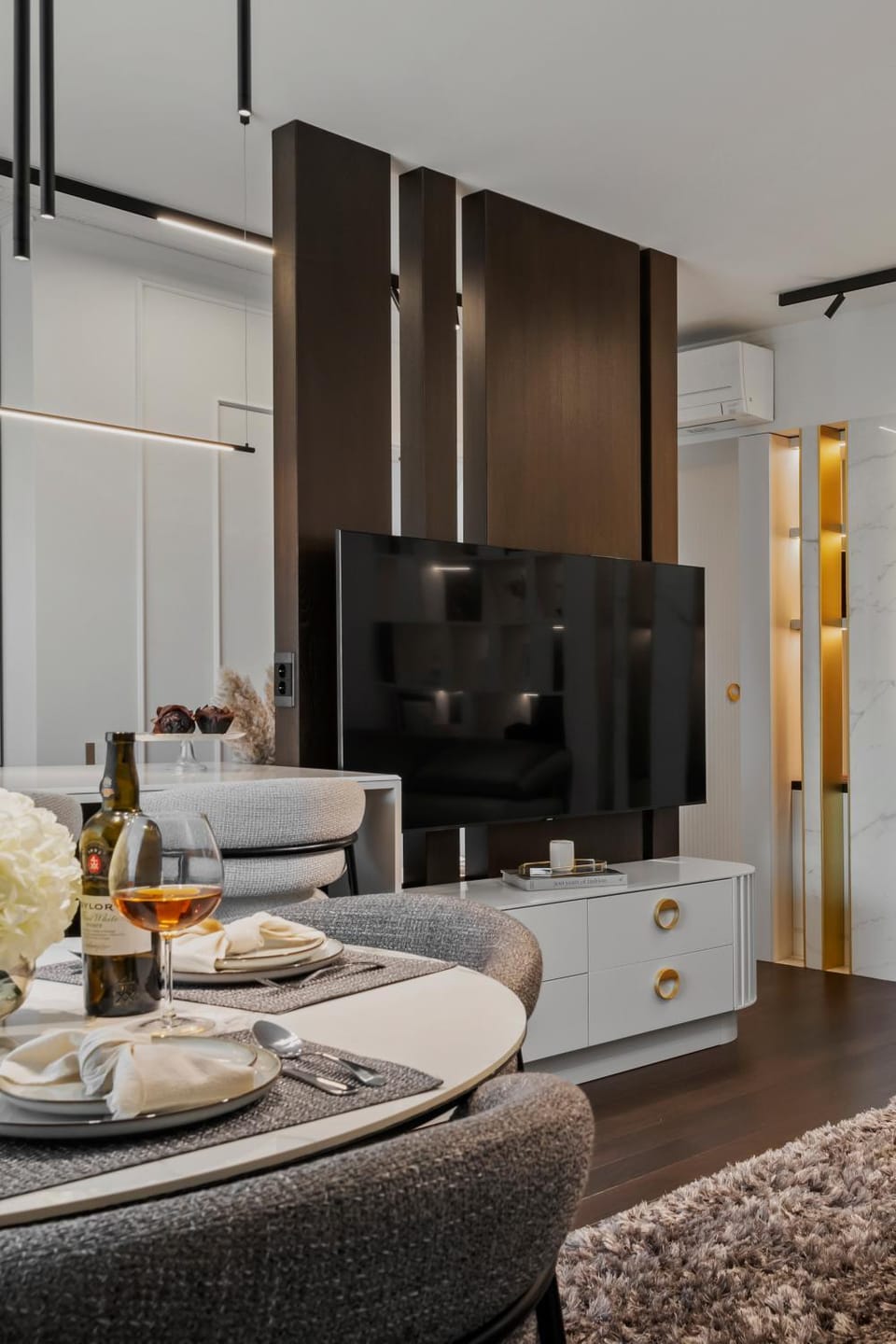 TV and multimedia, Kitchen or kitchenette, Living room, Dining area