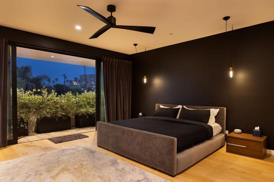 The Bella Villa Venice Beach - luxury interior design - spa and terrace House in Venice Beach