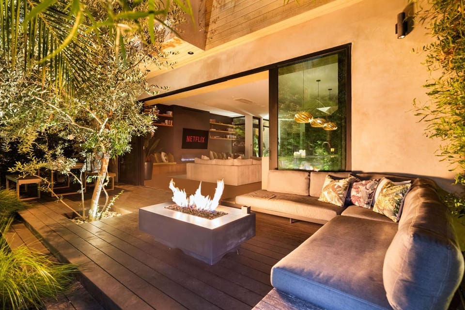 The Bella Villa Venice Beach - luxury interior design - spa and terrace House in Venice Beach