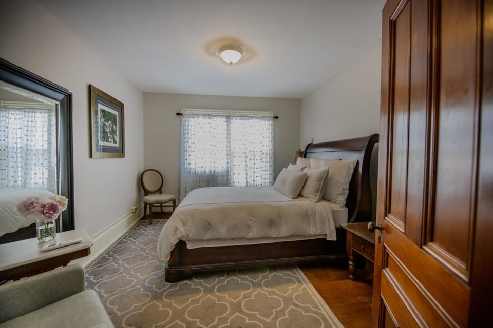 254 South Union Street Guest House Bed and Breakfast in Burlington