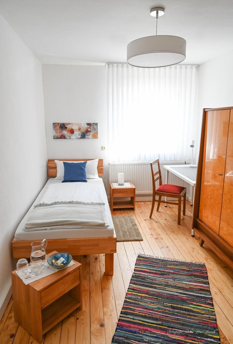 Photo of the whole room, Bedroom
