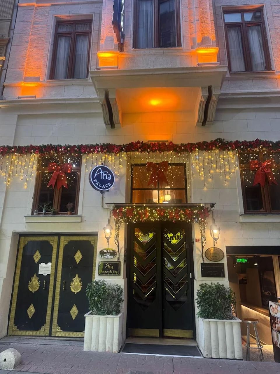 Facade/entrance