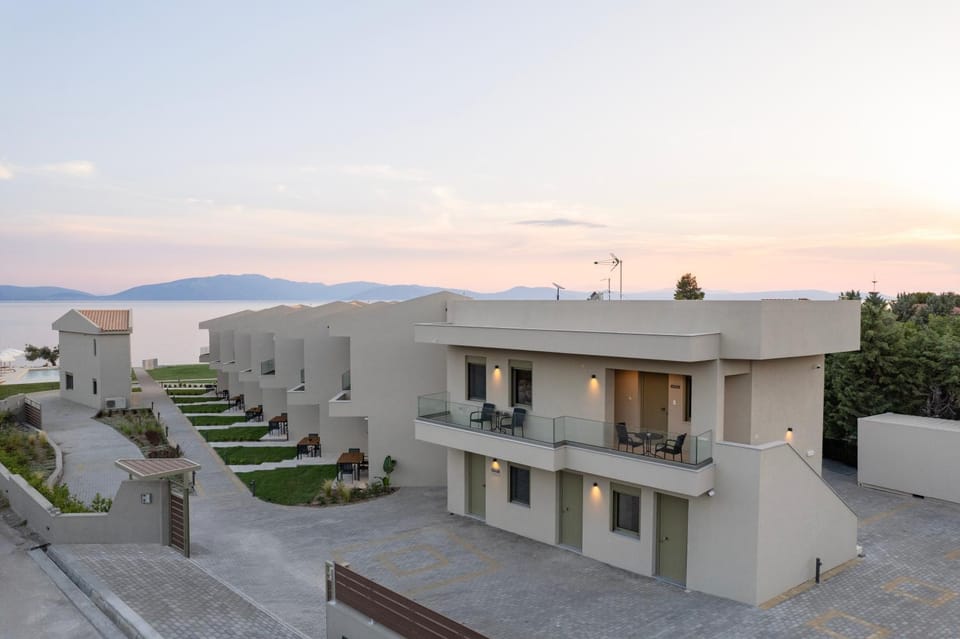 Property building, View (from property/room), Balcony/Terrace, Sea view