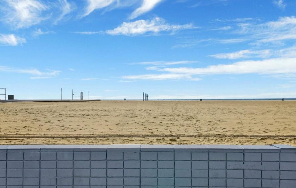 1404 W Oceanfront A Apartment in Balboa Peninsula