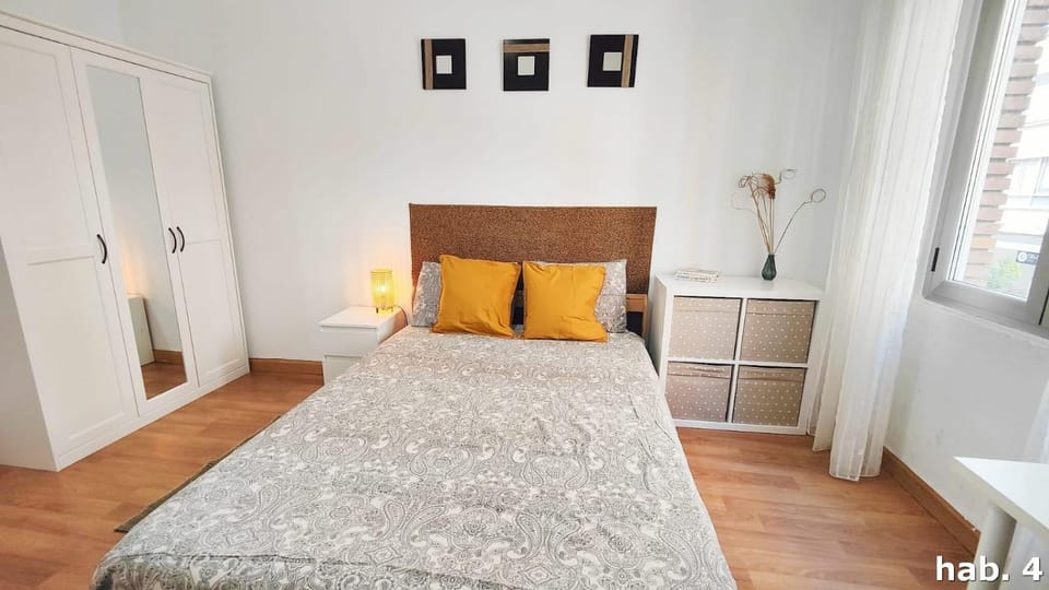 Bed, Photo of the whole room, Bedroom, wardrobe