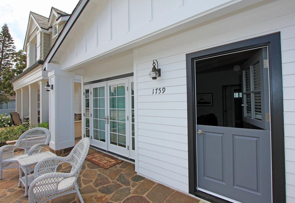 1759 Miramar Dr House in Balboa Peninsula