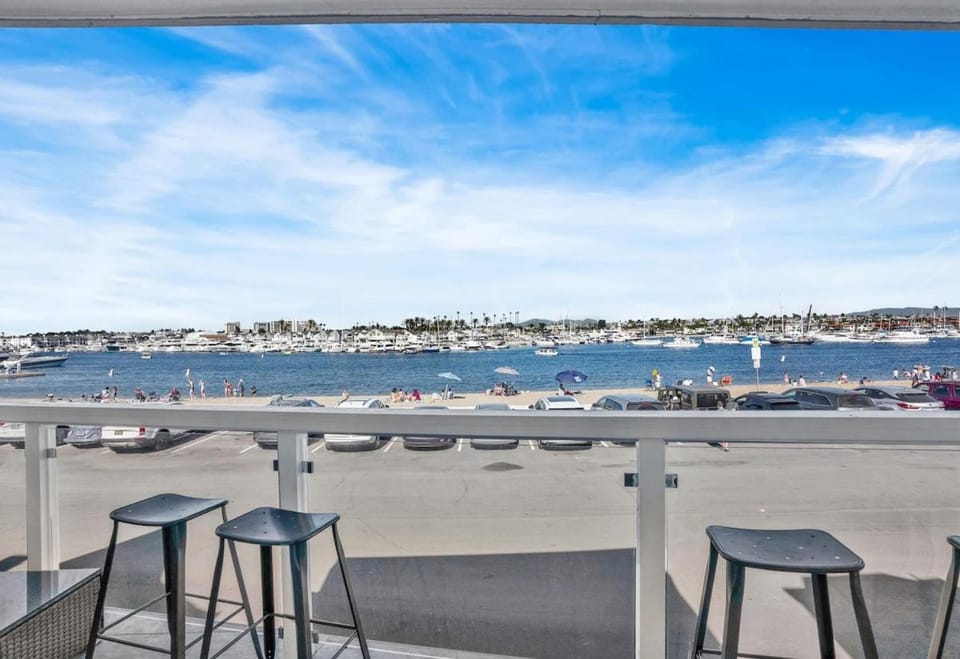 1807 W Bay Unit B House in Balboa Peninsula