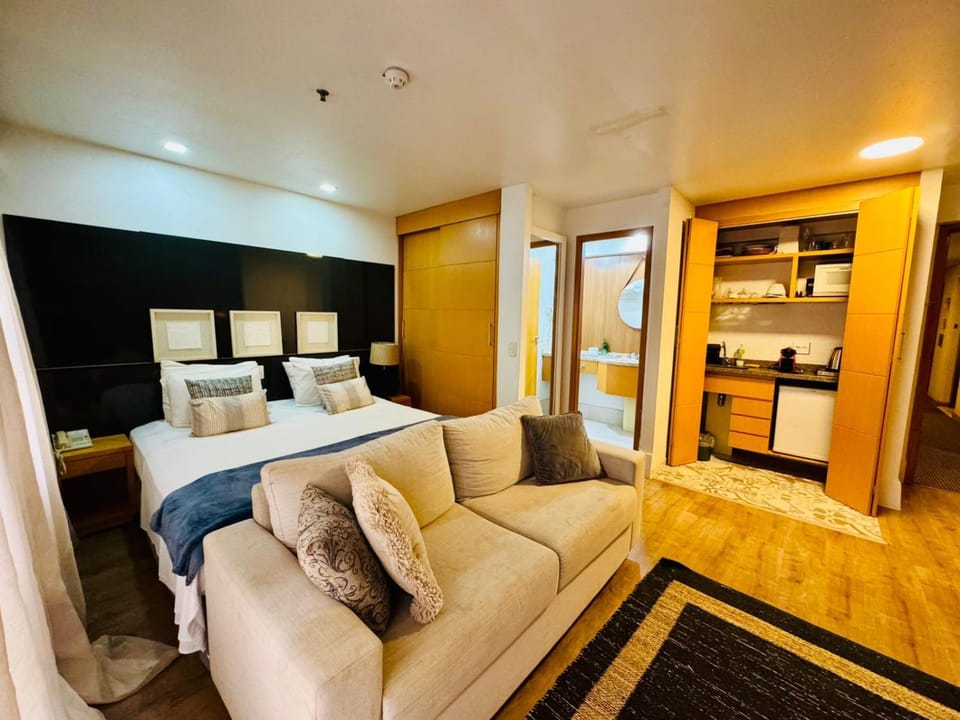 Bed, Kitchen or kitchenette, Photo of the whole room, Bedroom