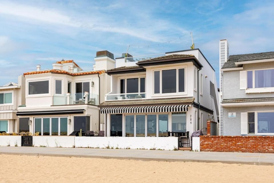 204 E Oceanfront A House in Balboa Peninsula