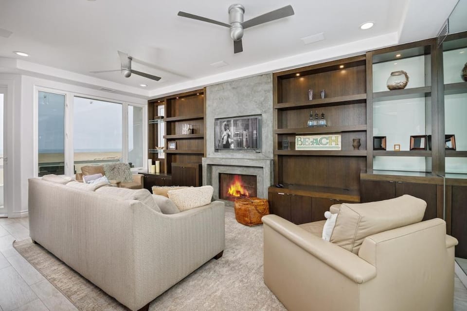 204 E Oceanfront B House in Balboa Peninsula