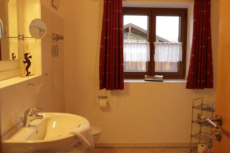Toilet, Bathroom, Bath