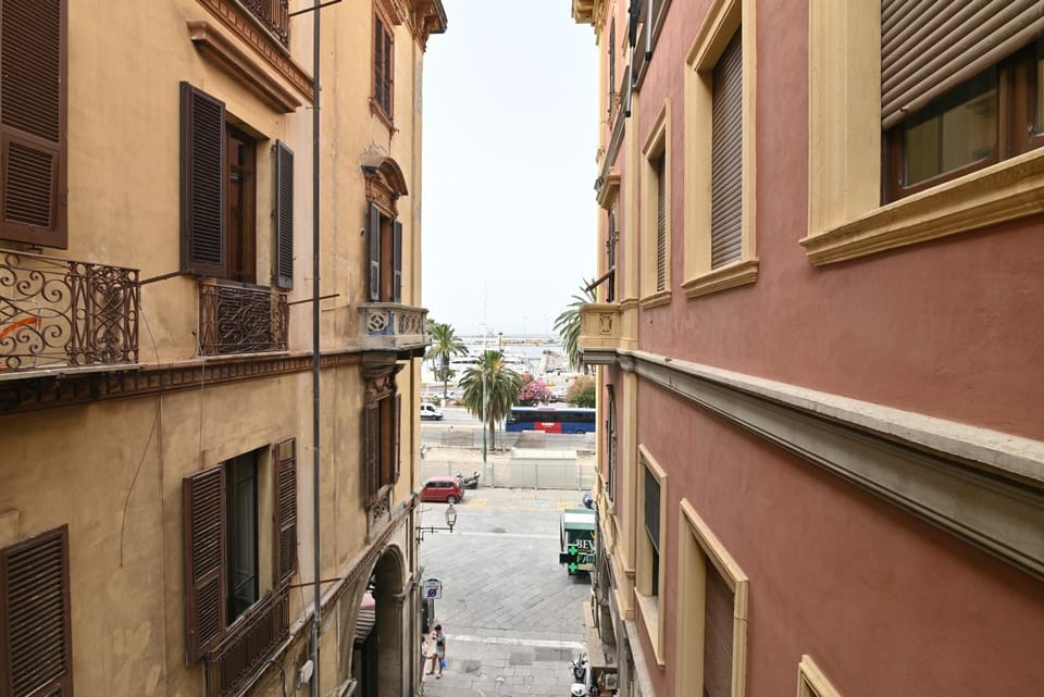 Property building, Neighbourhood, City view, Street view, Location