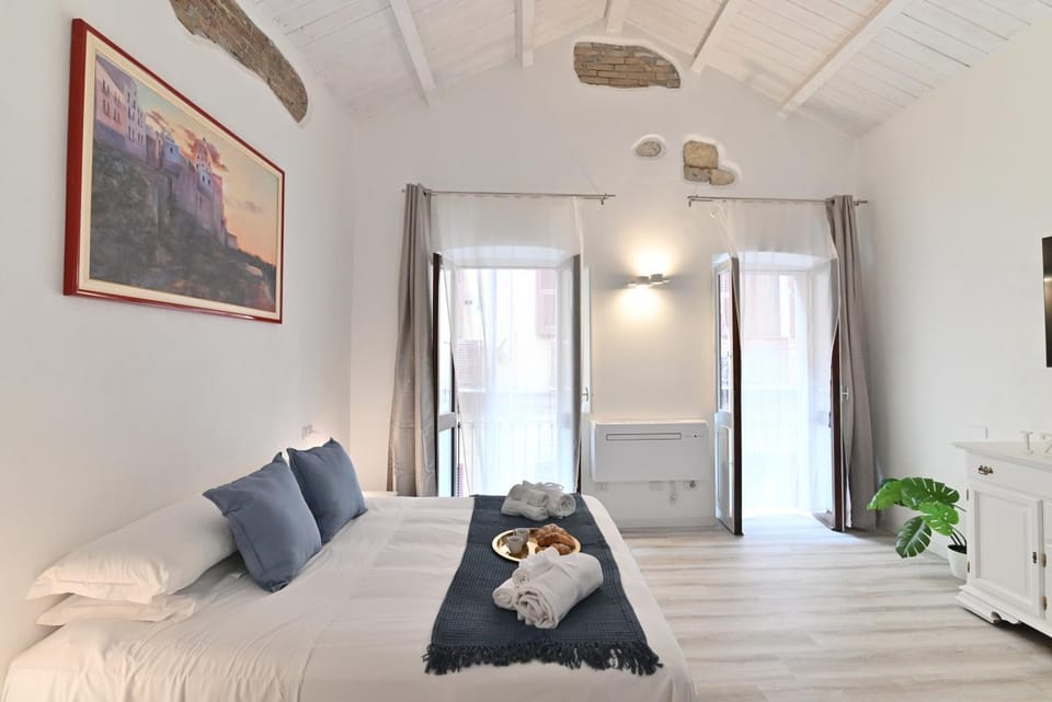 Bed, Photo of the whole room, air conditioner