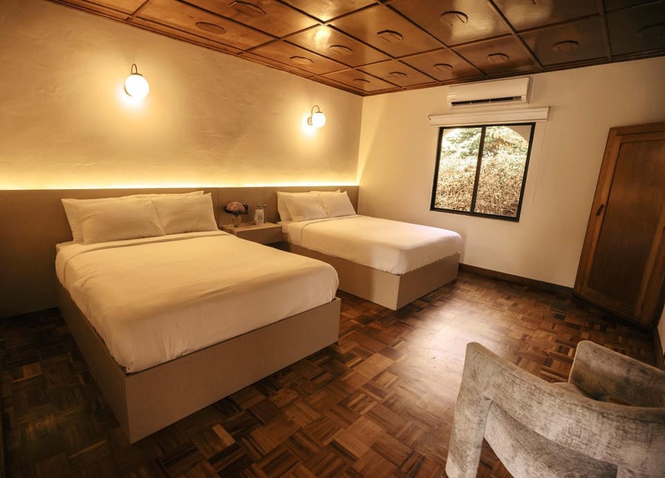 Bed, Photo of the whole room, Bedroom, air conditioner