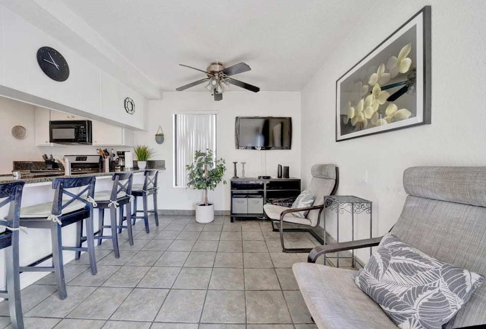 3 Bedrooms House in Balboa Peninsula