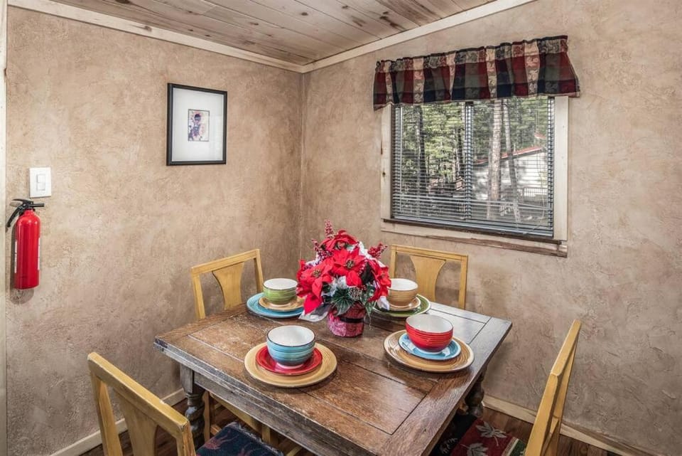 Cuddle Up In the Upper Canyon NOT impacted by fire House in Ruidoso