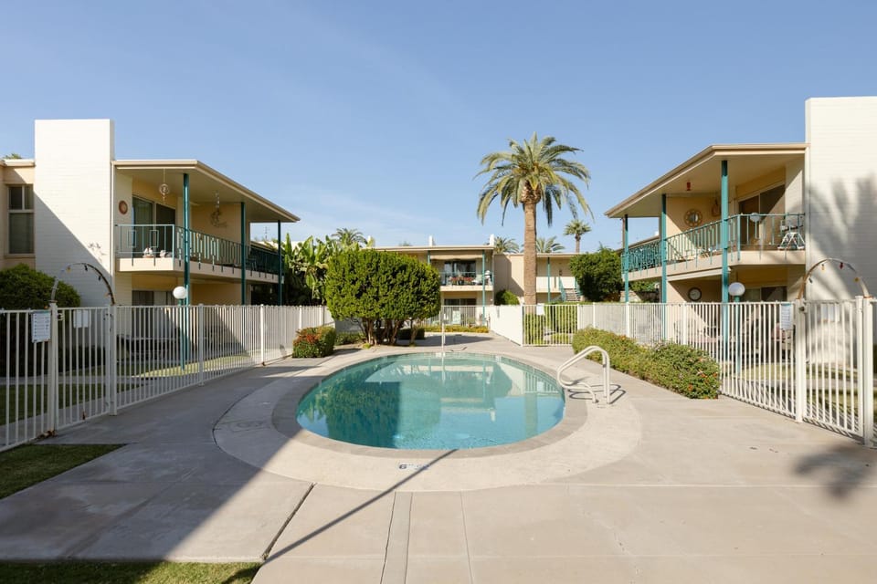 Modern Chic Condo In Midtown w Pool & Hot Tub House in Phoenix