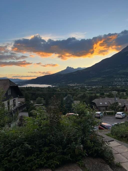 Appartement avec vue sur le lac Apartment in Provence-Alpes-Côte d'Azur