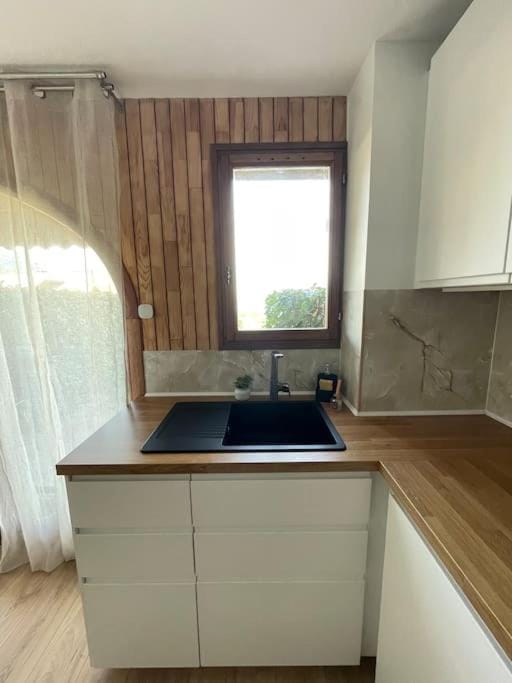 Appartement avec vue sur le lac Apartment in Provence-Alpes-Côte d'Azur