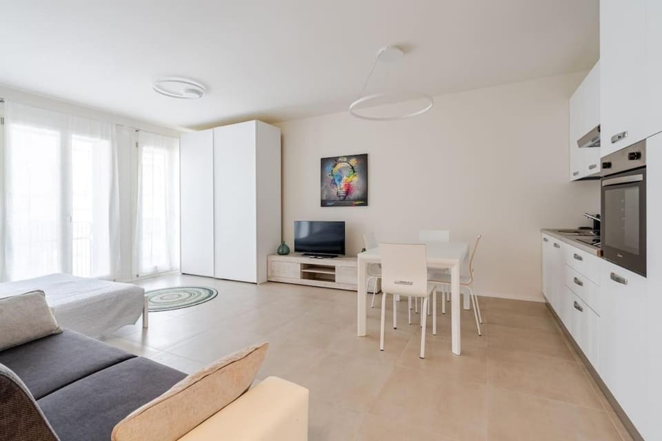 Day, Living room, kitchen, kitchen