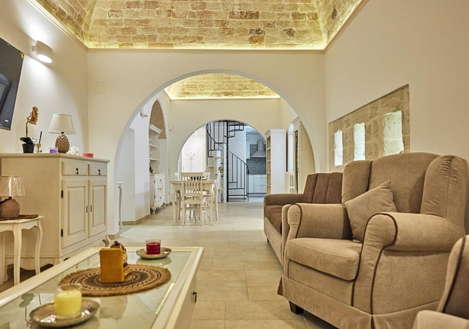 TV and multimedia, Living room, Dining area