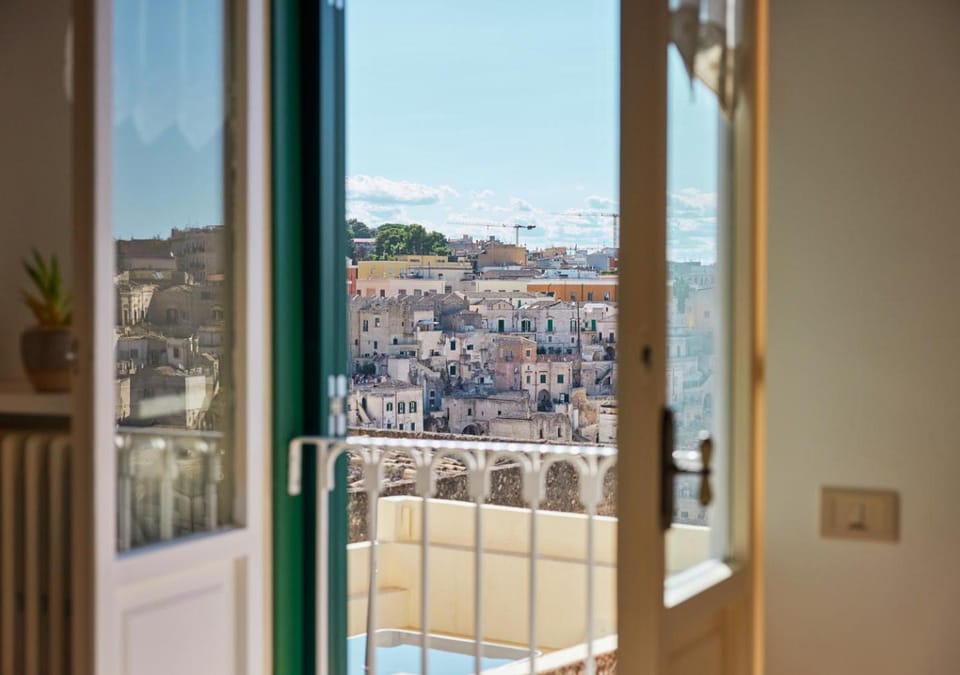 Day, View (from property/room), Balcony/Terrace, City view, Landmark view