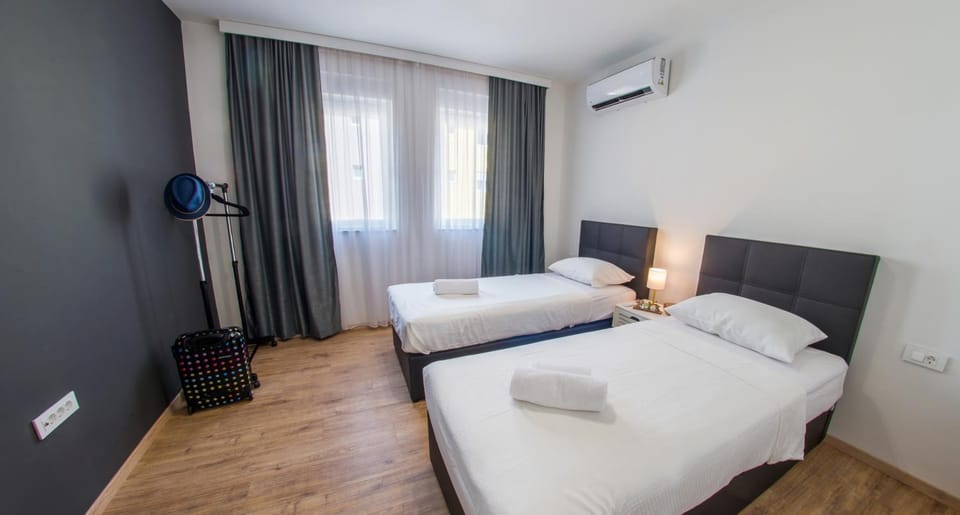 Bed, Bedroom, towels, air conditioner