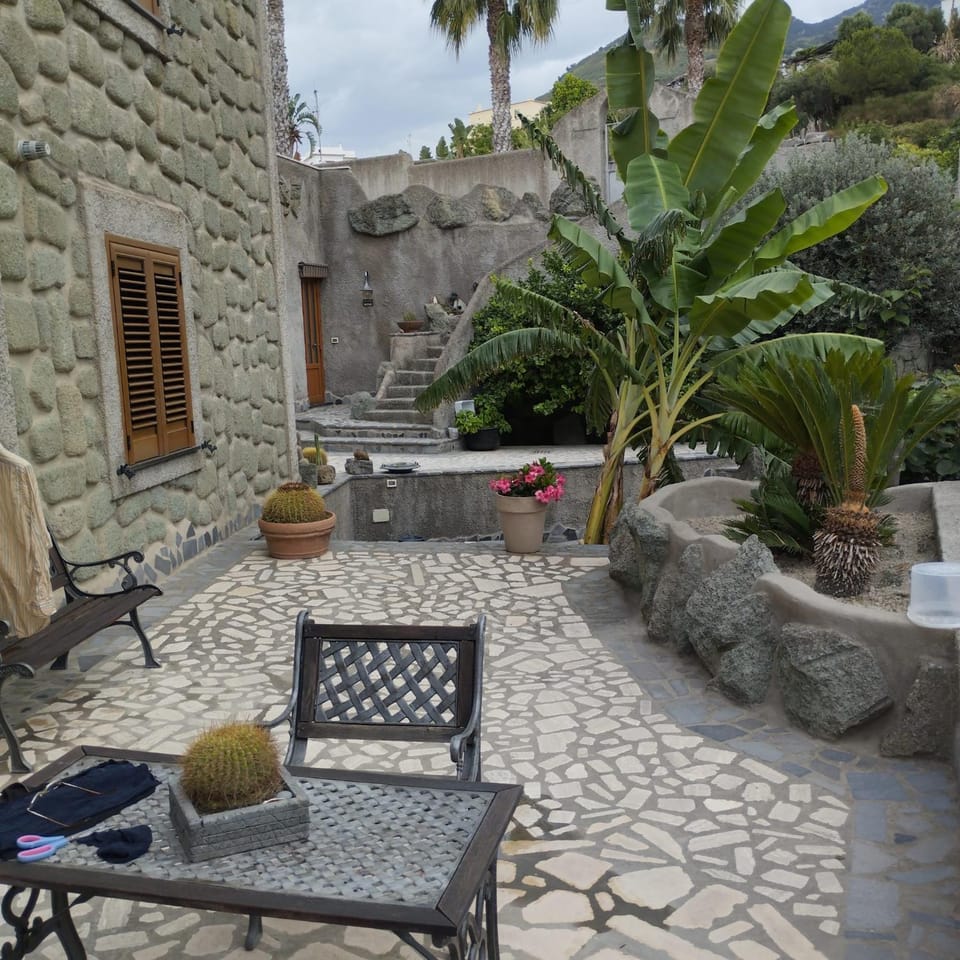 Garden, Balcony/Terrace