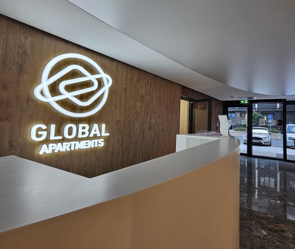 URBAN APARTMENTS Global Premium 5th Floor - No 03 - Air Condition - Balcony - Free Garage Apartment in Poland